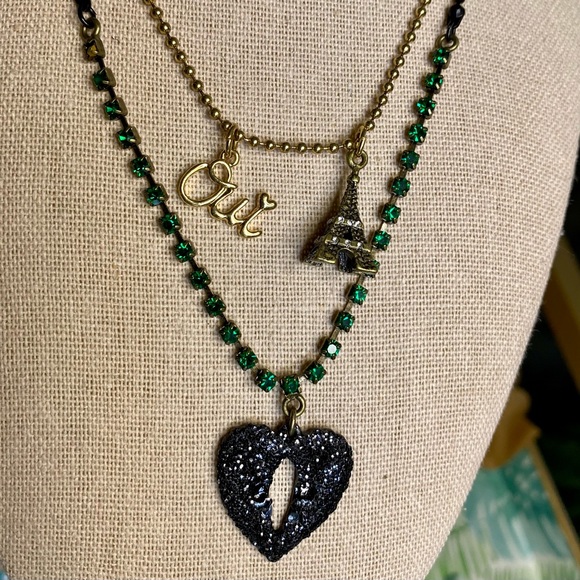Betsey Johnson “Oui Paris” Necklace - Picture 6 of 8